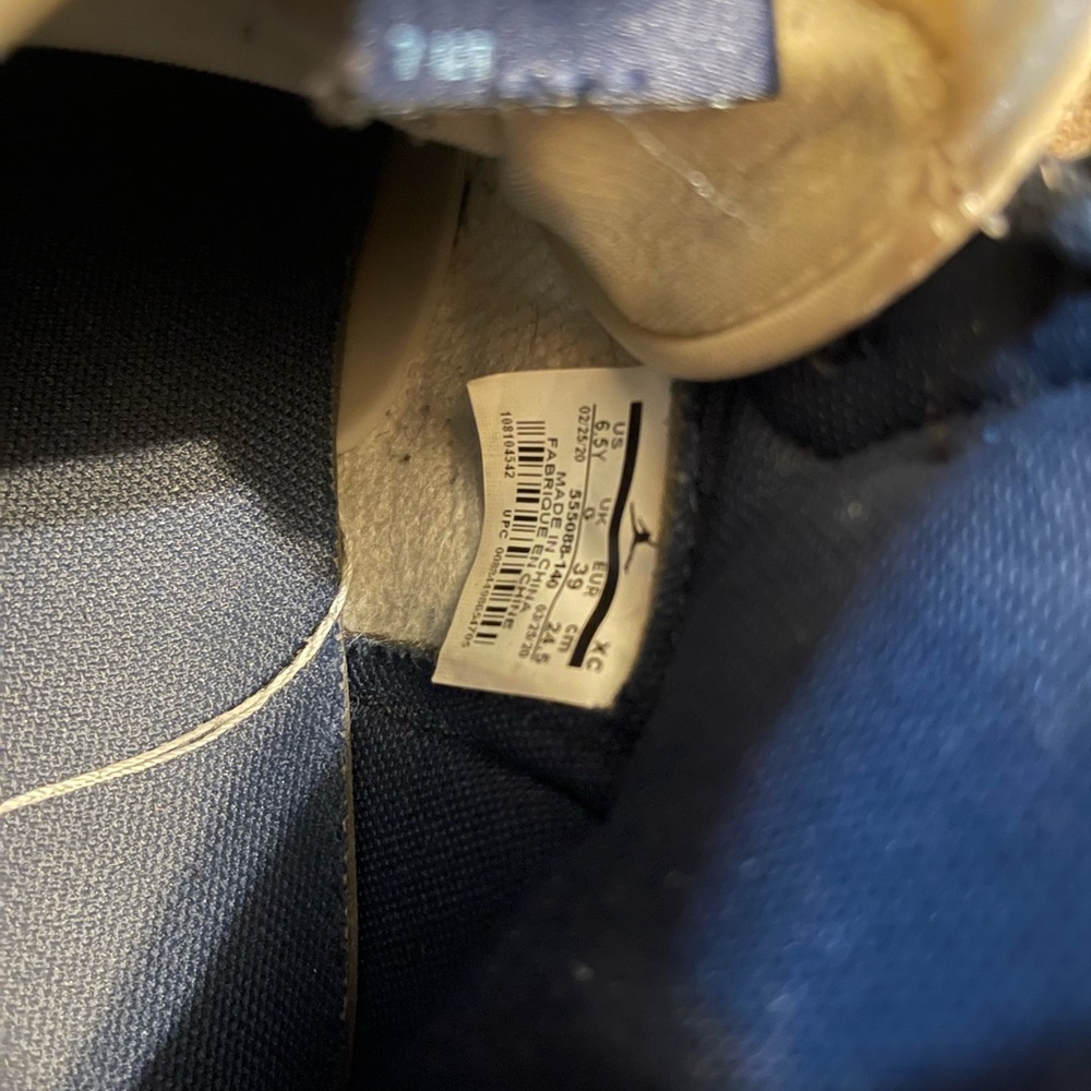 Nike Jordan 1 Retro High Obsidian - Picture 7 of 8